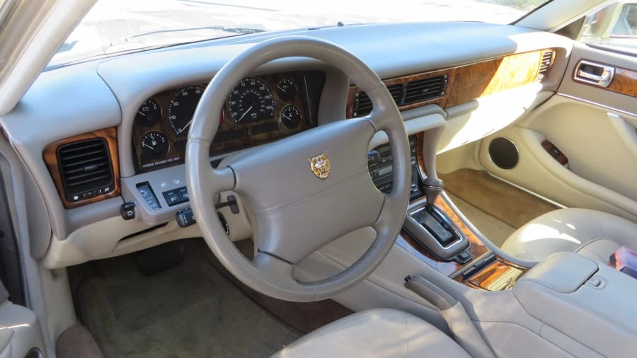 1997 Jaguar X300 XJ - Image 3 of 11