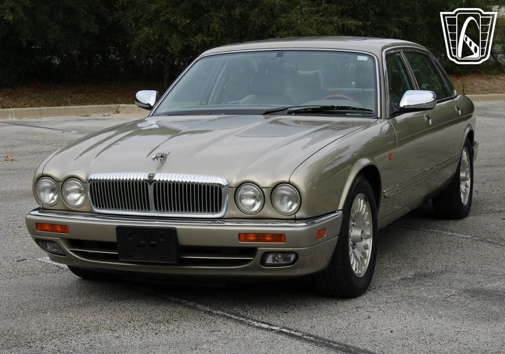 1997 Jaguar X300 XJ - Image 5 of 12