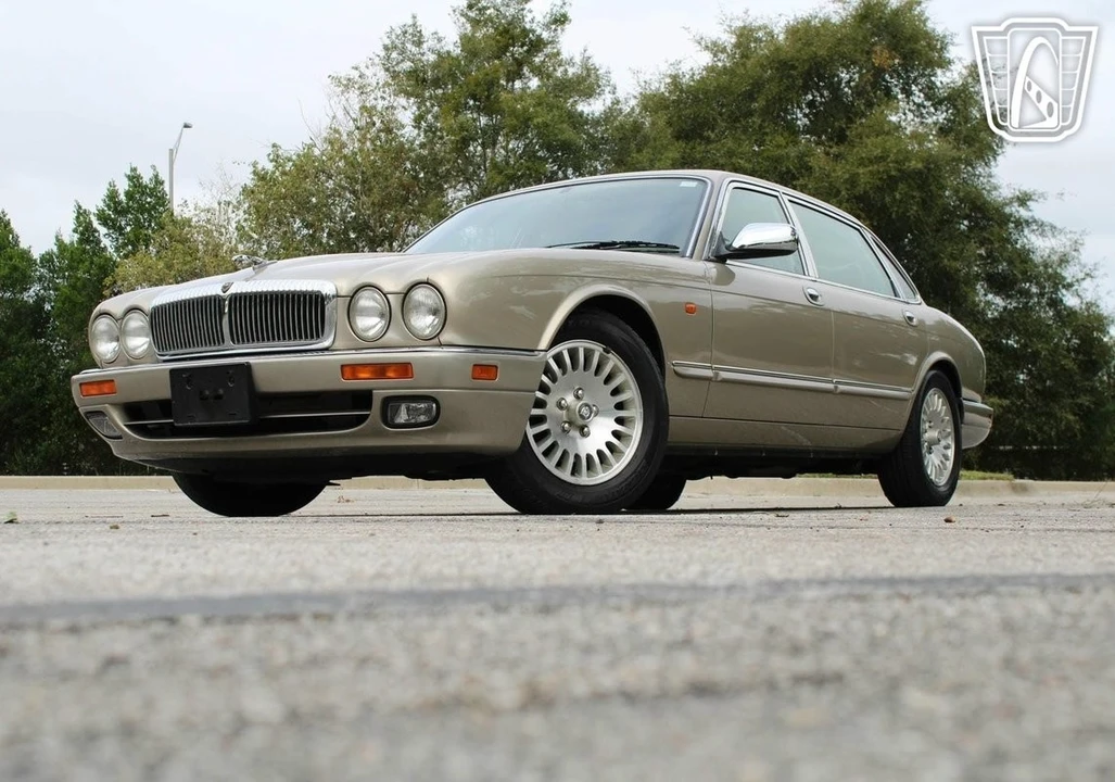 1997 Jaguar X300 XJ - Image 3 of 12