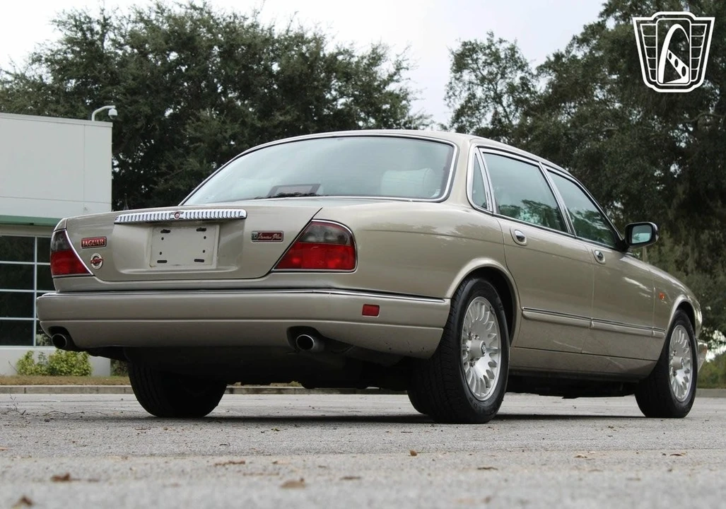 1997 Jaguar X300 XJ - Image 11 of 12
