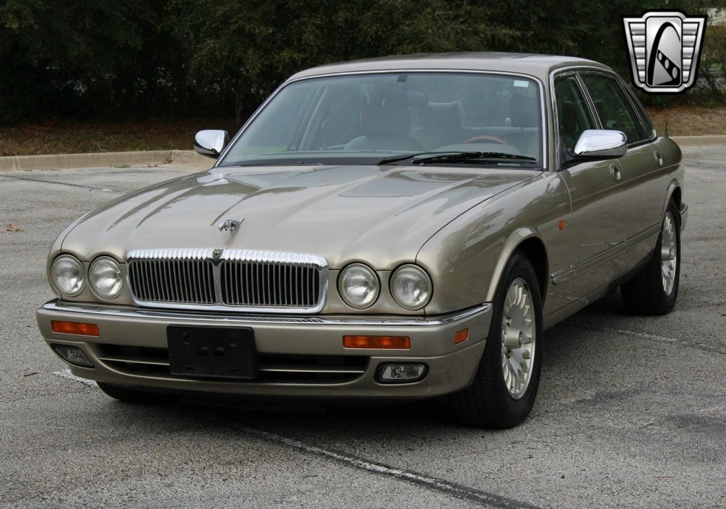 1997 Jaguar X300 XJ - Image 4 of 12