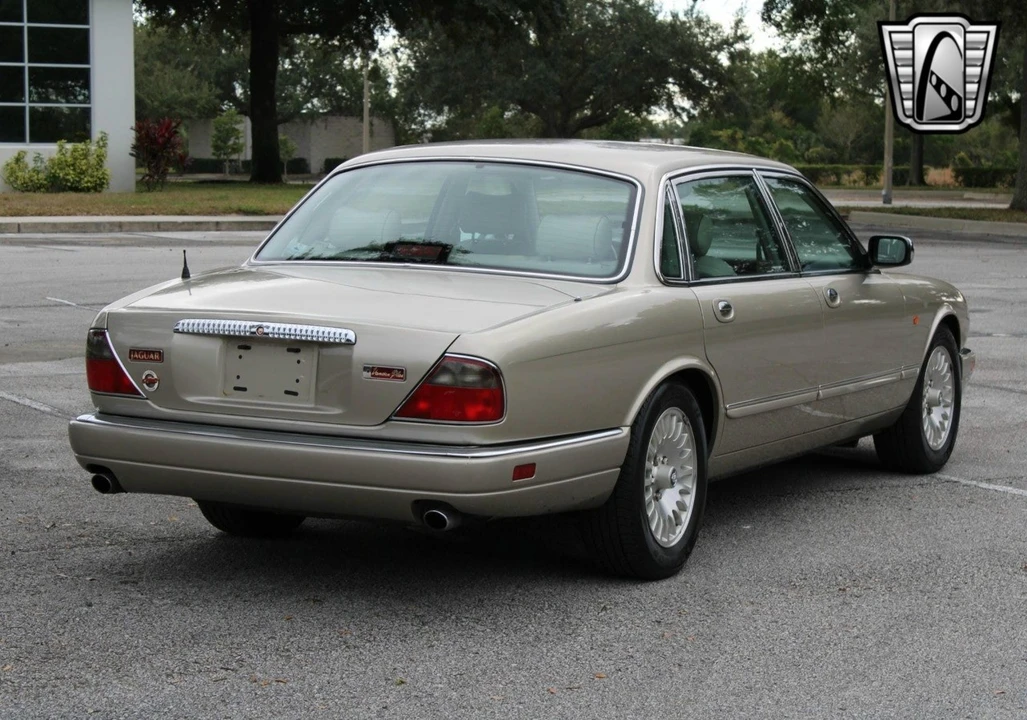 1997 Jaguar X300 XJ - Image 7 of 12