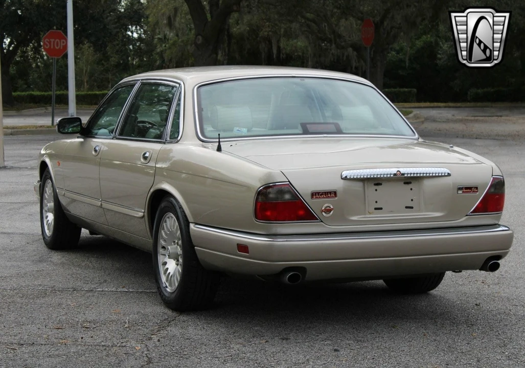 1997 Jaguar X300 XJ - Image 5 of 12