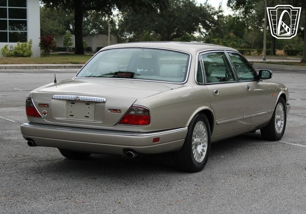 1997 Jaguar X300 XJ - Image 12 of 12