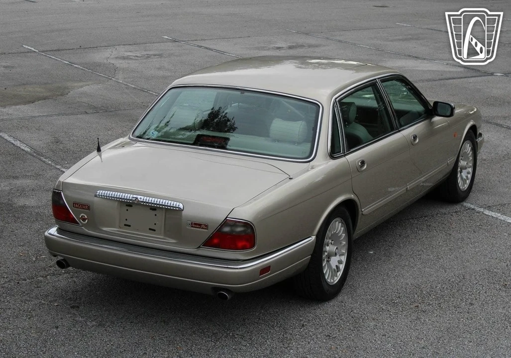 1997 Jaguar X300 XJ - Image 13 of 21