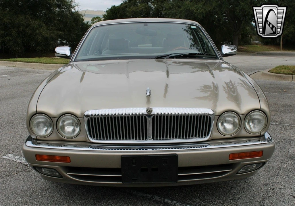 1997 Jaguar X300 XJ - Image 9 of 12