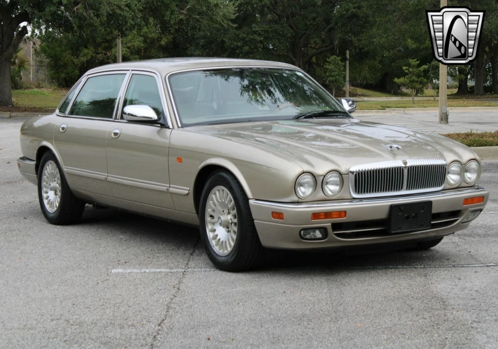 1997 Jaguar X300 XJ - Image 8 of 12