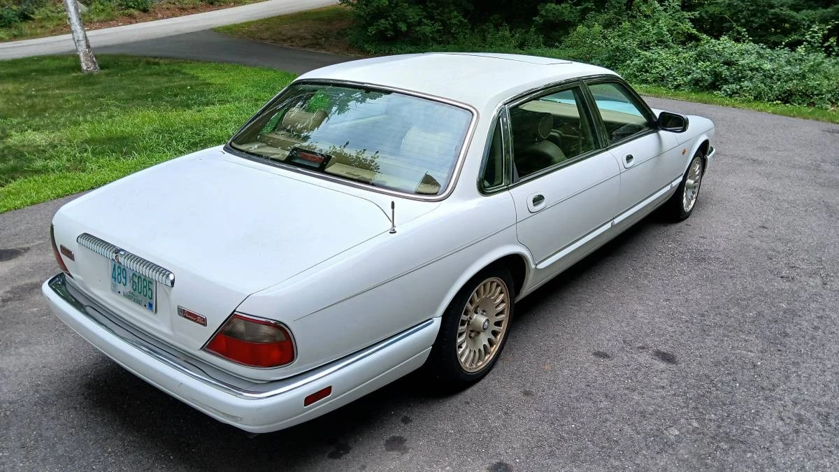 1997 Jaguar X300 XJ - Image 9 of 20