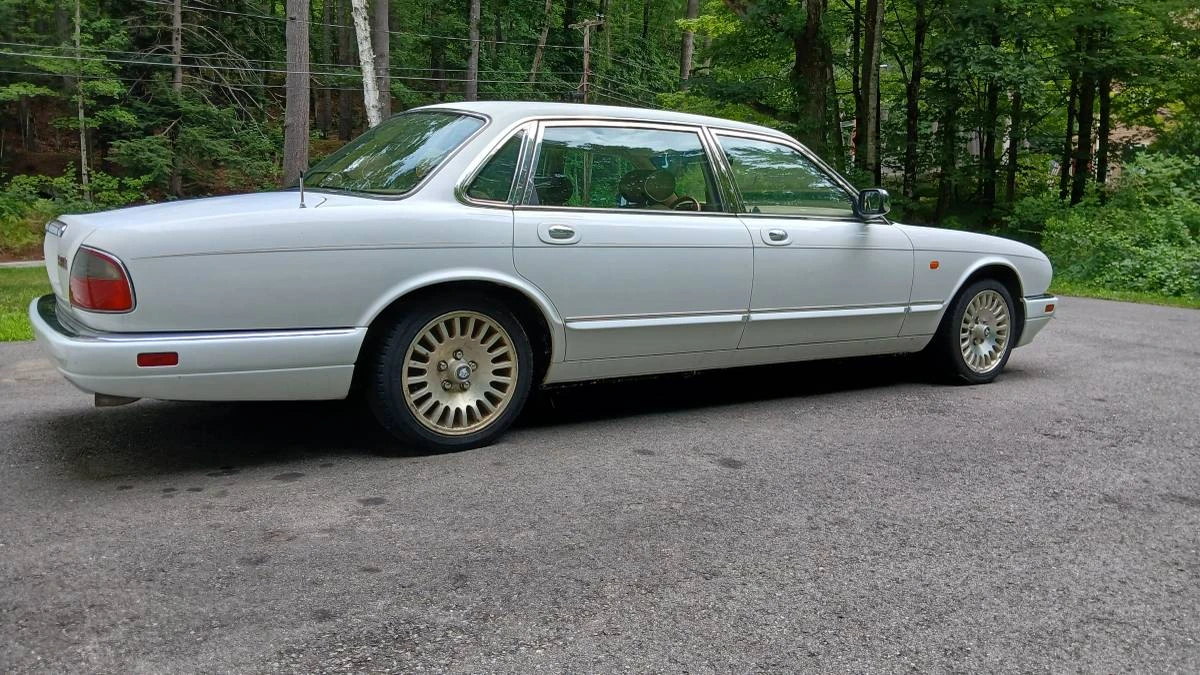 1997 Jaguar X300 XJ - Image 10 of 20