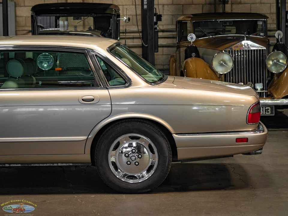 1997 Jaguar X300 XJ - Image 4 of 31