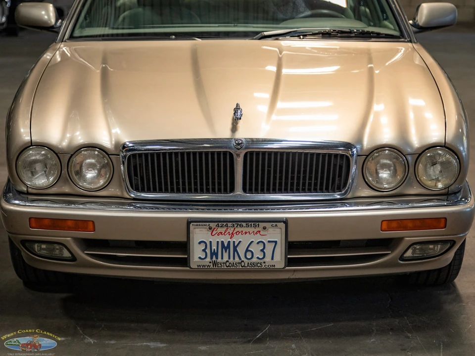 1997 Jaguar X300 XJ - Image 16 of 31