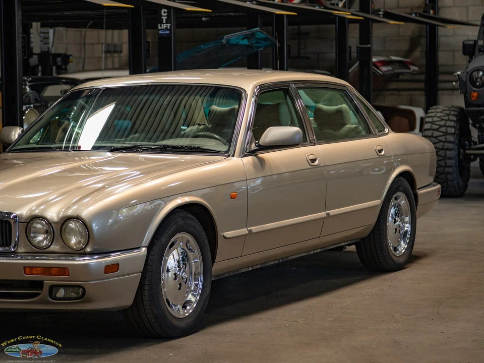1997 Jaguar X300 XJ - Image 10 of 31