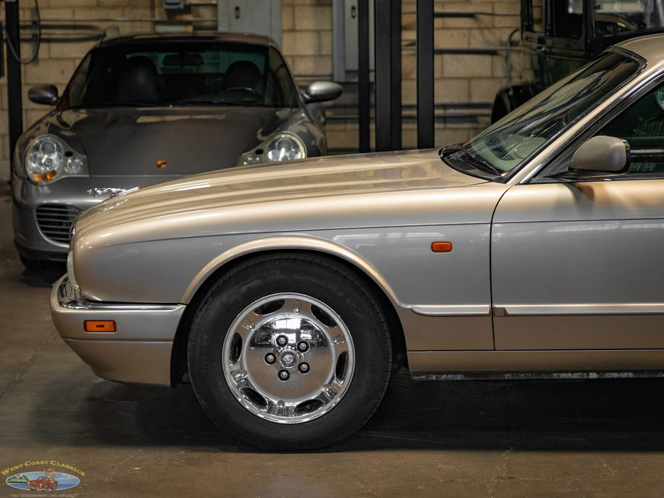 1997 Jaguar X300 XJ - Image 2 of 31