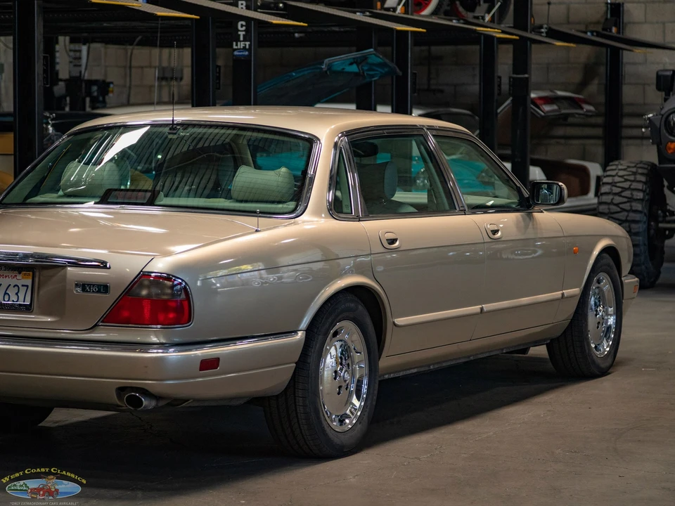 1997 Jaguar X300 XJ - Image 27 of 31