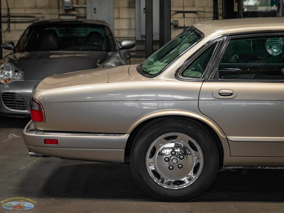 1997 Jaguar X300 XJ - Image 5 of 31