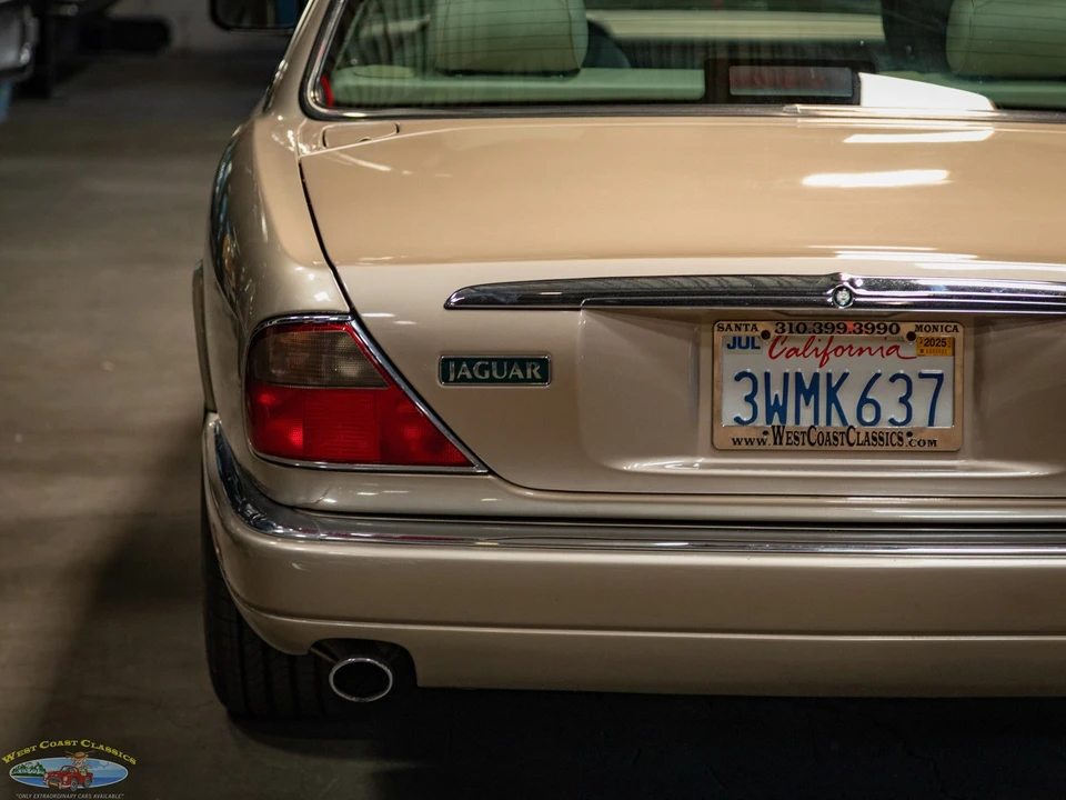1997 Jaguar X300 XJ - Image 19 of 31