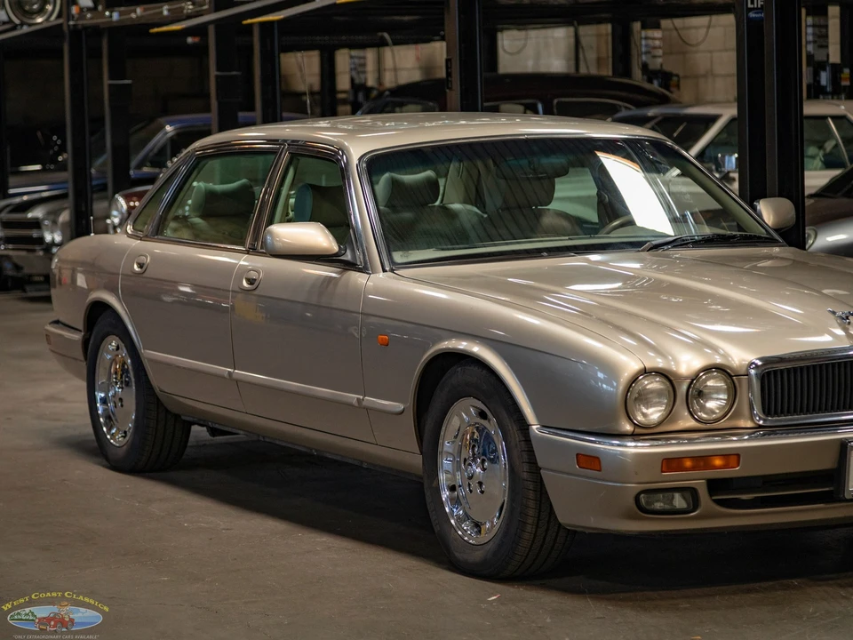 1997 Jaguar X300 XJ - Image 12 of 31