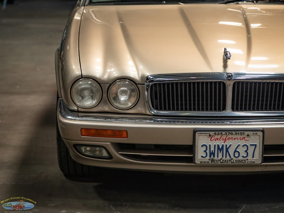 1997 Jaguar X300 XJ - Image 15 of 31