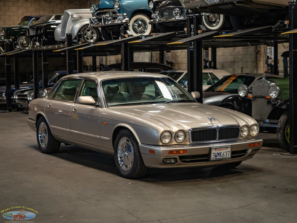 1997 Jaguar X300 XJ - Image 11 of 31