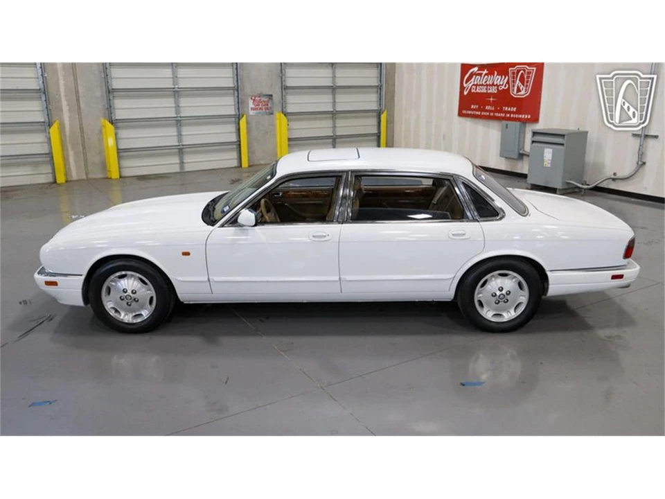 1997 Jaguar X300 XJ - Image 31 of 31