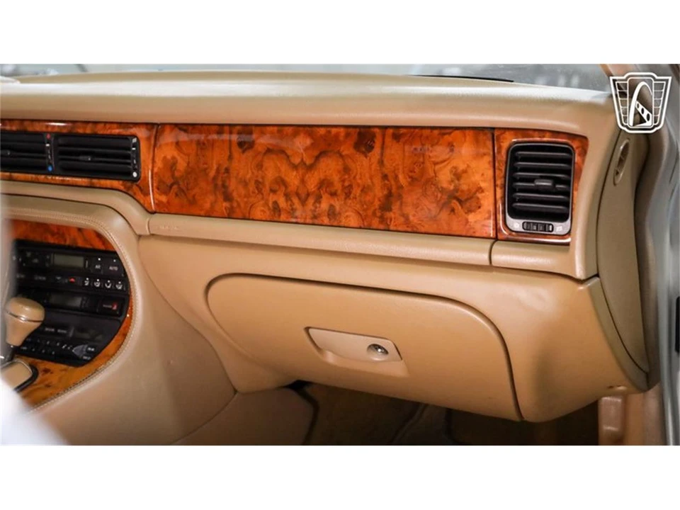 1997 Jaguar X300 XJ - Image 14 of 31