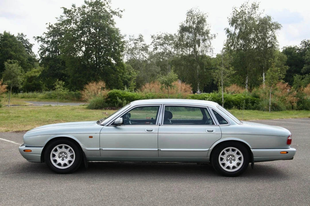 1997 Jaguar X308 XJ - Image 3 of 30