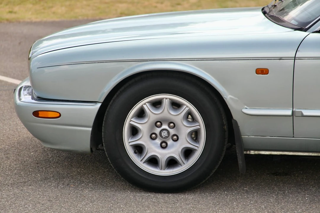 1997 Jaguar X308 XJ - Image 25 of 30