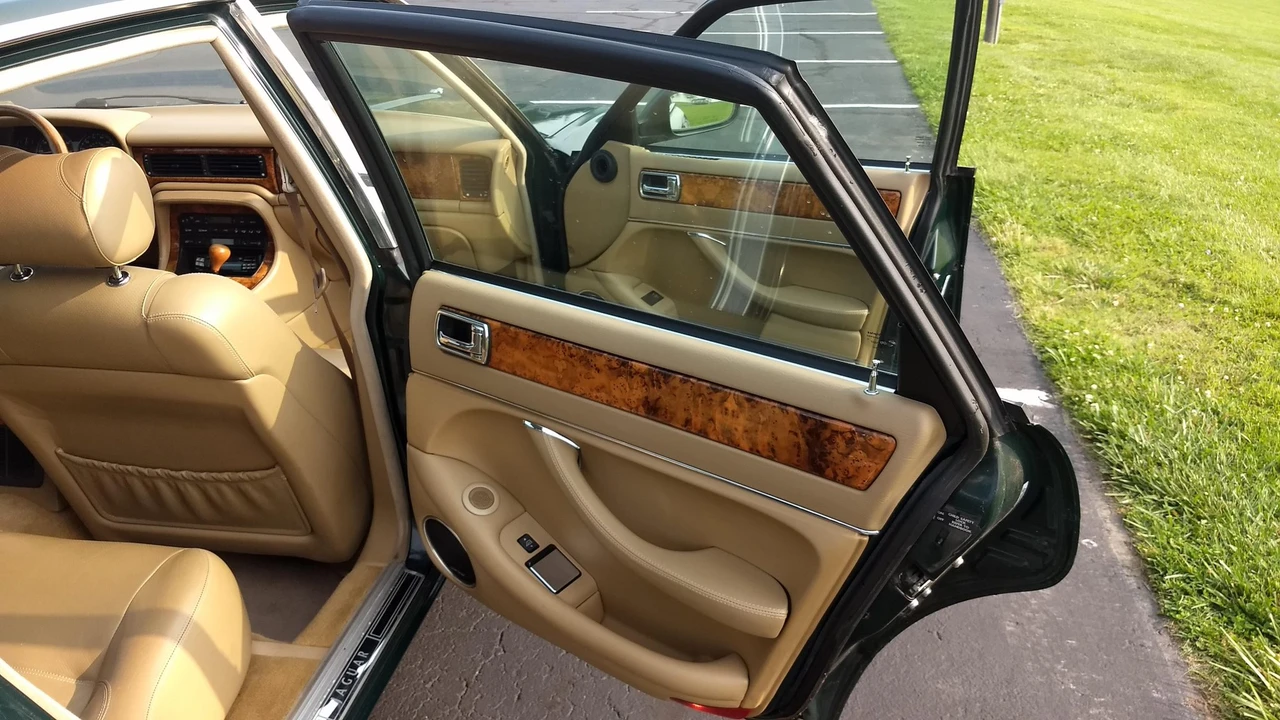 1997 Jaguar X306 XJR - Image 21 of 31