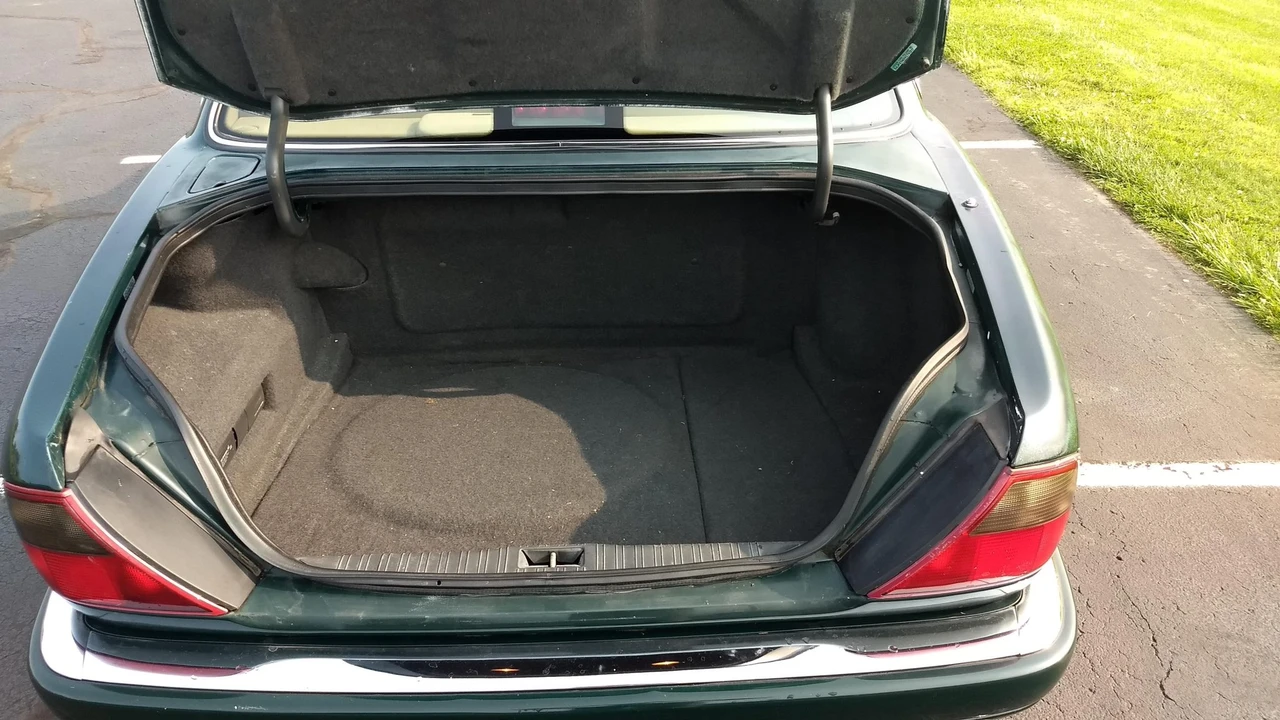1997 Jaguar X306 XJR - Image 22 of 31