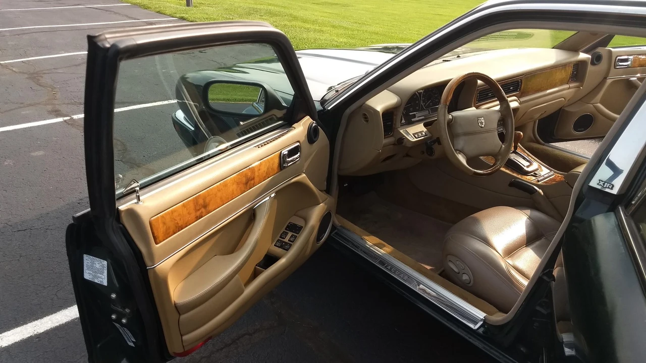 1997 Jaguar X306 XJR - Image 11 of 31