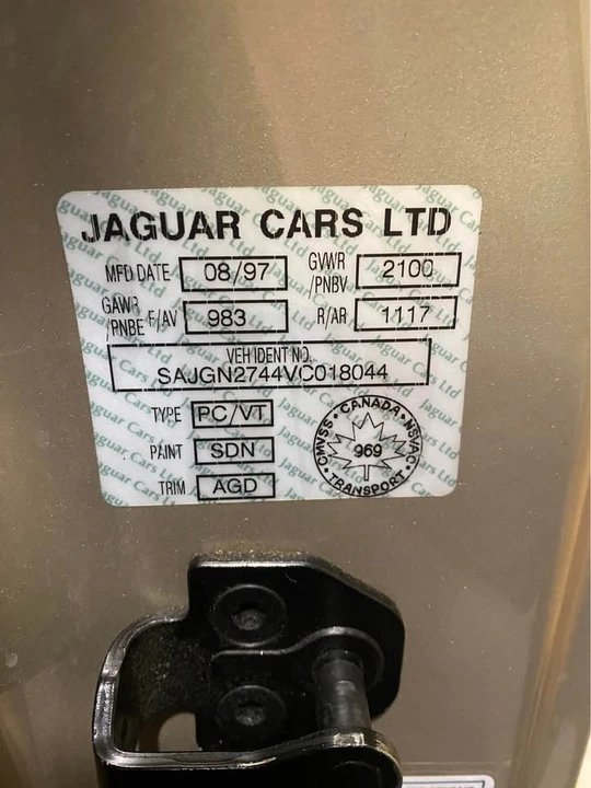 1997 Jaguar X100 XK8 - Image 9 of 13