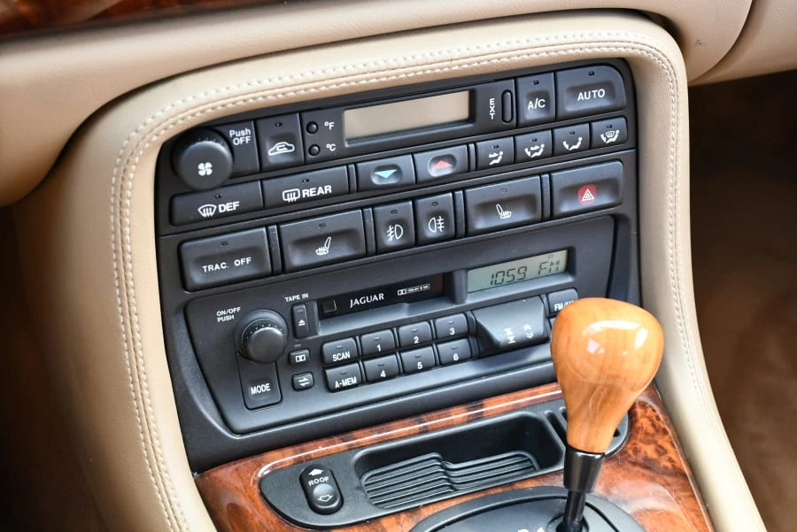 1997 Jaguar X100 XK8 - Image 5 of 9