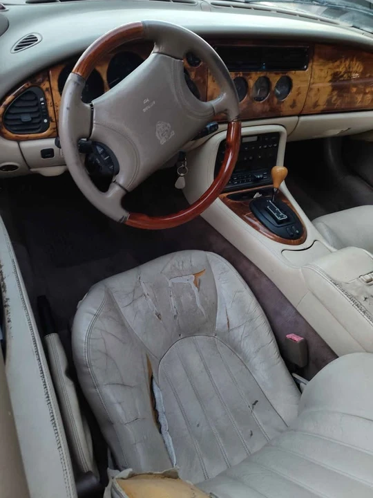 1997 Jaguar X100 XK8 - Image 9 of 14