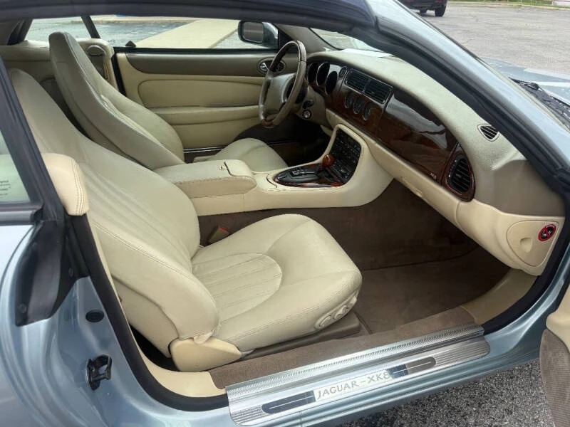 1997 Jaguar X100 XK8 - Image 9 of 12