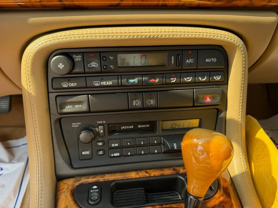 1997 Jaguar X100 XK8 - Image 15 of 20