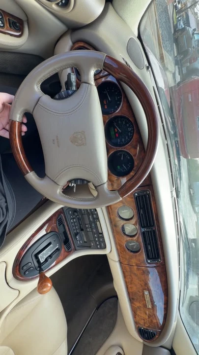 1997 Jaguar X100 XK8 - Image 6 of 8