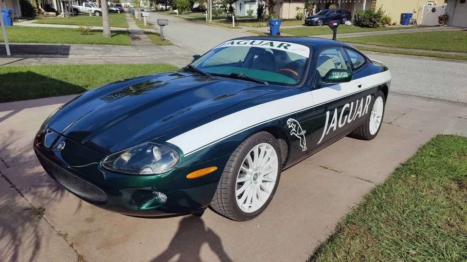 1997 Jaguar X100 XK8 - Image 2 of 8