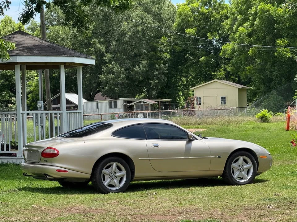 1997 Jaguar X100 XK8 - Image 11 of 17