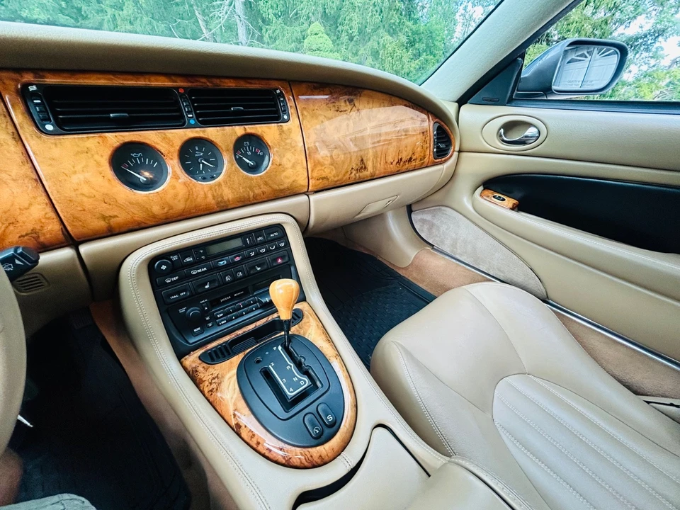 1997 Jaguar X100 XK8 - Image 22 of 31