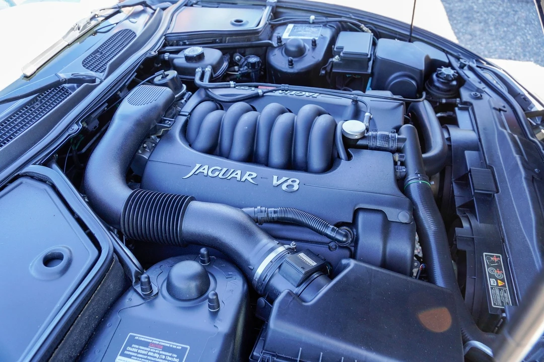 1997 Jaguar X100 XK8 - Image 18 of 31