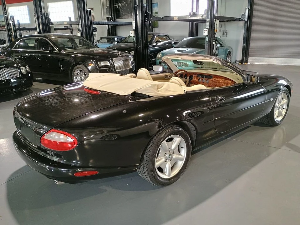 1997 Jaguar X100 XK8 - Image 7 of 12
