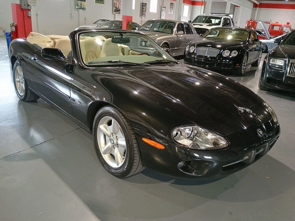 1997 Jaguar X100 XK8 - Image 10 of 12
