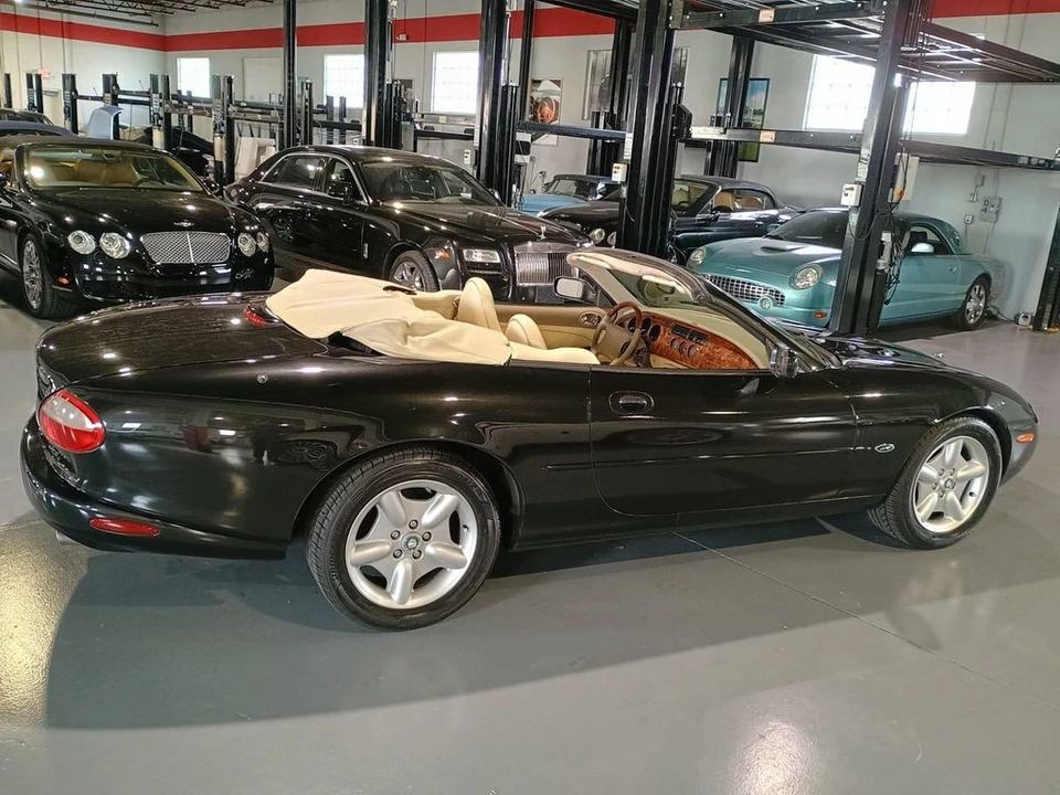 1997 Jaguar X100 XK8 - Image 9 of 12