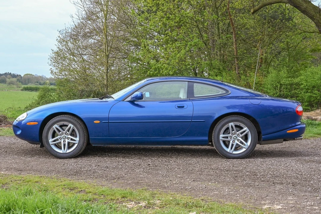 1997 Jaguar X100 XK8 - Image 9 of 30