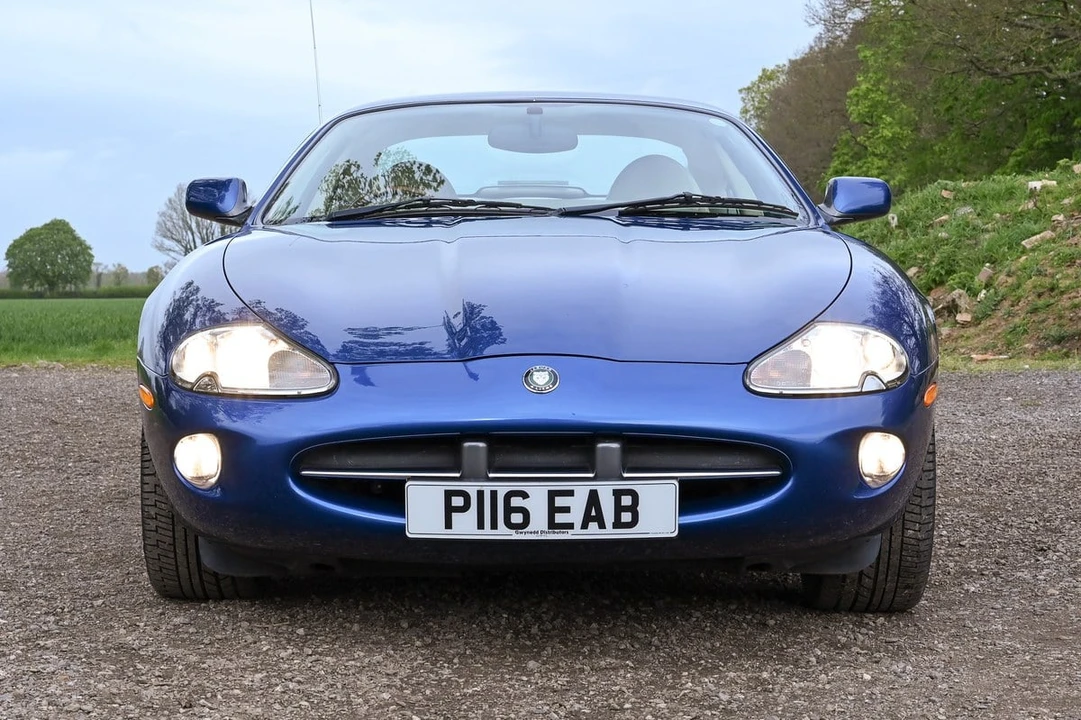 1997 Jaguar XK - Image 11 of 31