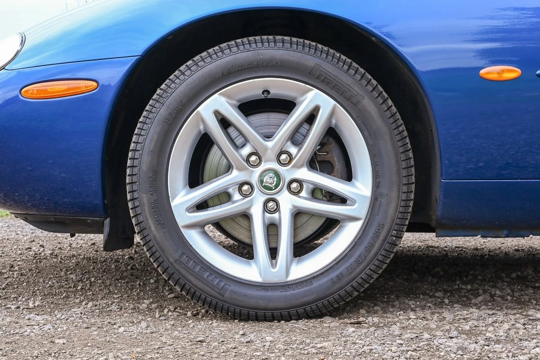 1997 Jaguar XK - Image 25 of 31