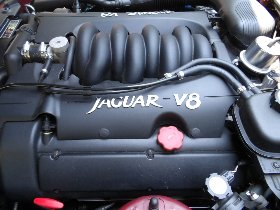 1997 Jaguar X100 XK8 - Image 12 of 22
