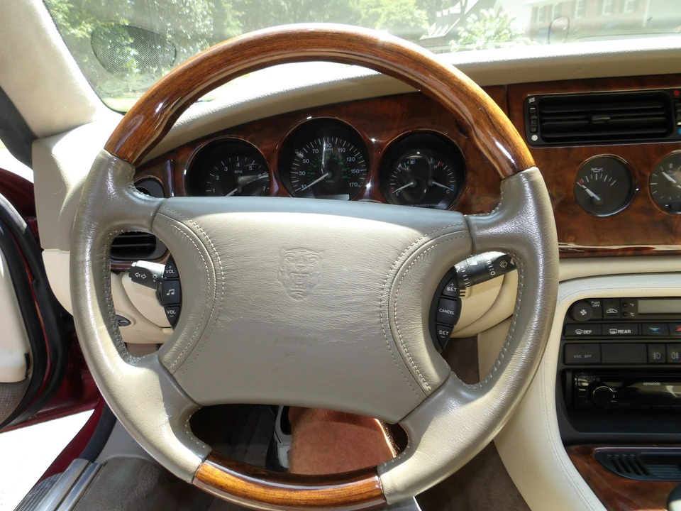 1997 Jaguar X100 XK8 - Image 17 of 22