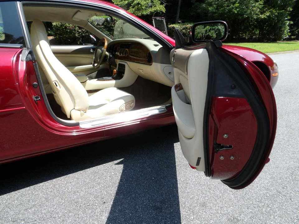 1997 Jaguar X100 XK8 - Image 19 of 22