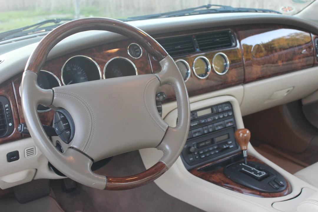 1997 Jaguar X100 XK8 - Image 14 of 28